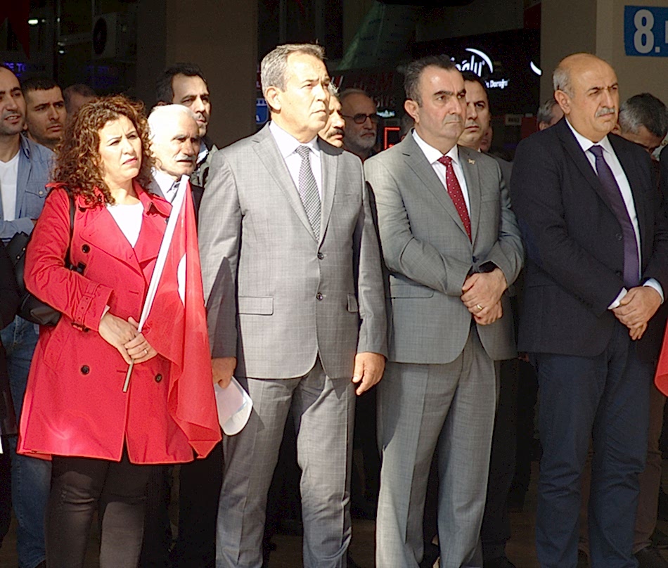 Cumhuriyet Bayramı 218 Hacı Demir, Nihat Sarayönü, Gülüşah Uçar
